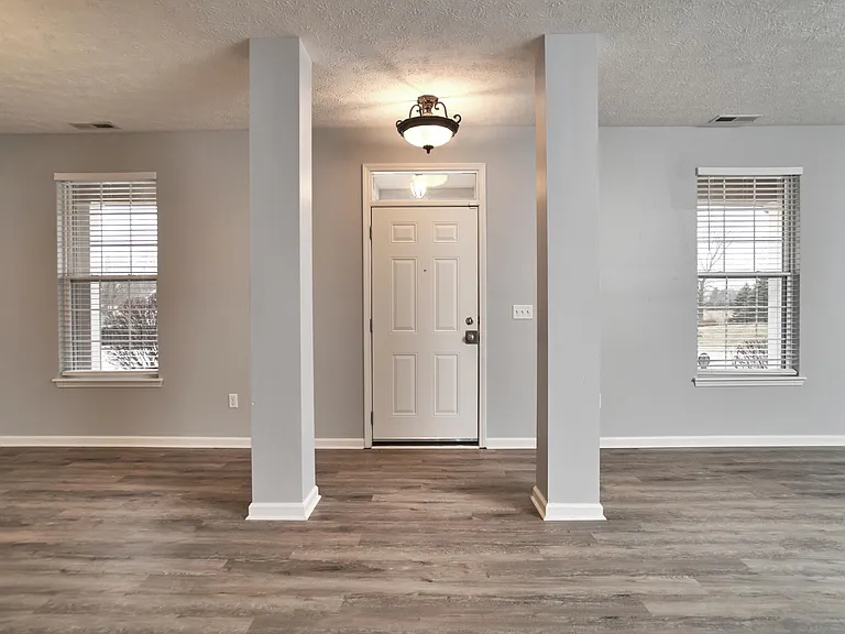 11080 McDowell Dr — Photo 6