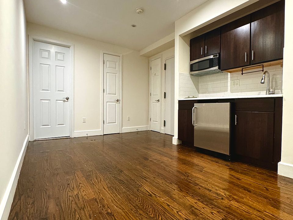 2nd image of 306 W 22nd St APT 1B