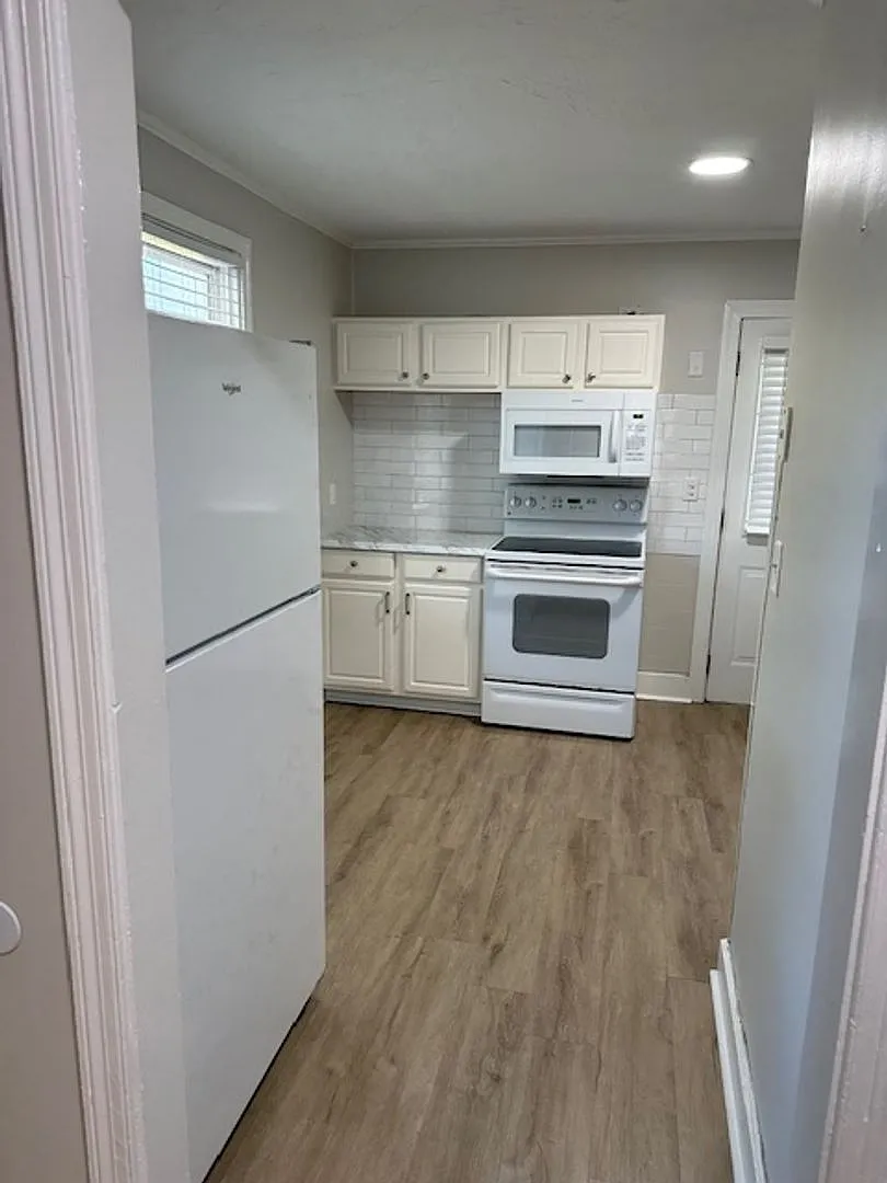 Port Royal - 1601 Columbia Avenue — Photo 4