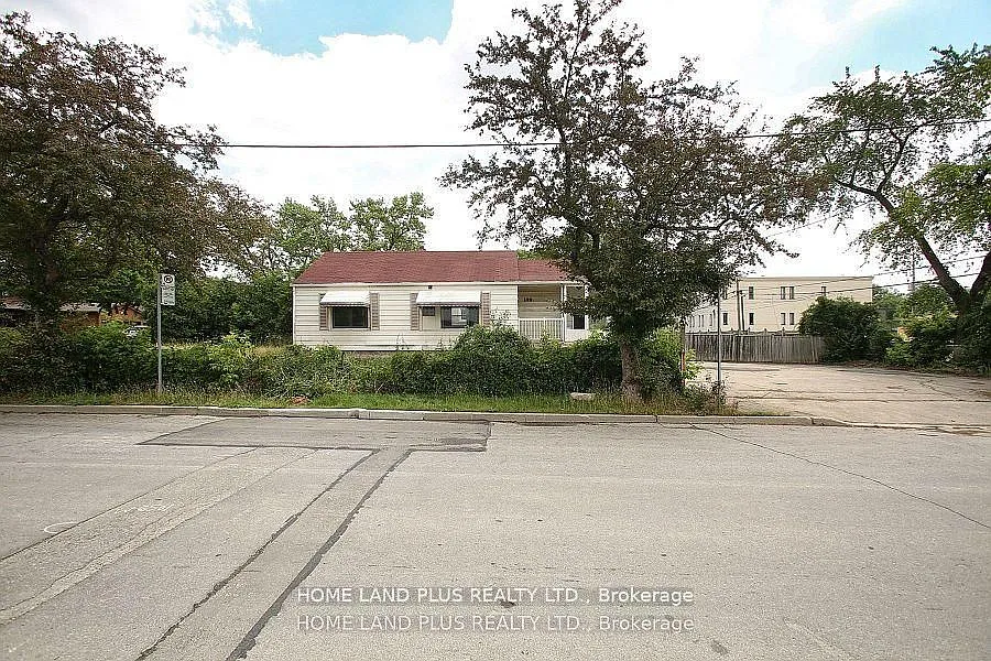 189 Maplehurst Ave photo 1