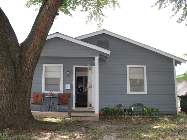 1203 Egypt St, Houston, TX 77009
