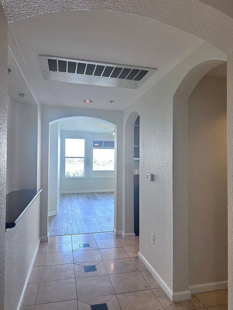 Building Photo - 400 Baltic Cir #406