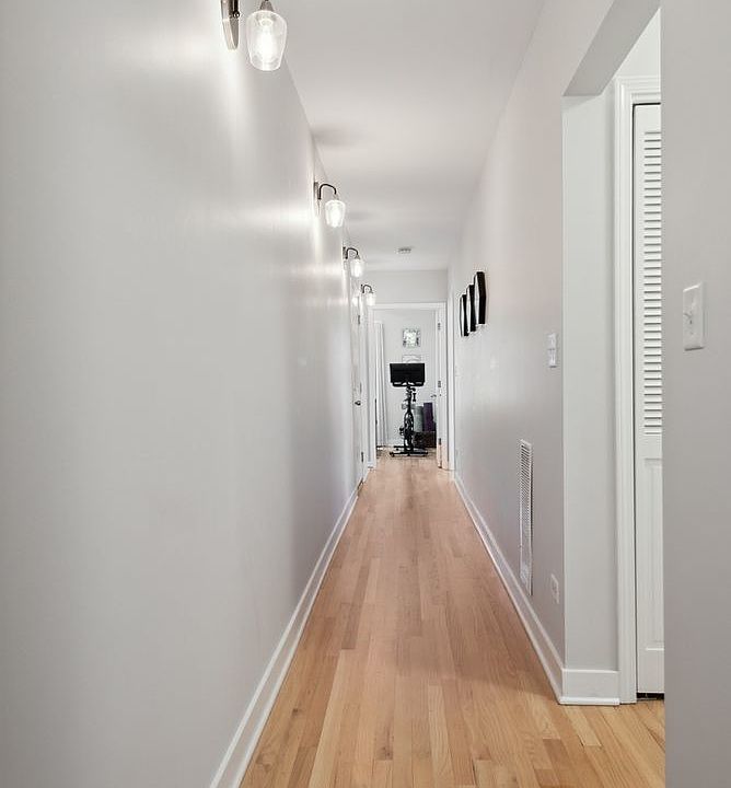 1st image of 821 W Superior St Unit 3