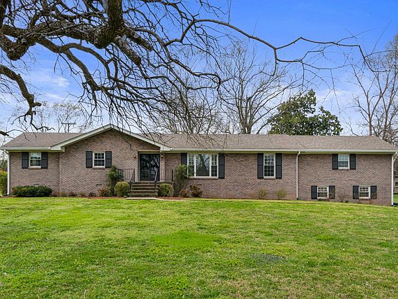 2nd image of 513 Meadowlark Ln