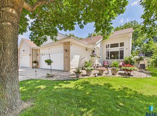 1705 E 63rd St, Sioux Falls, SD 57108