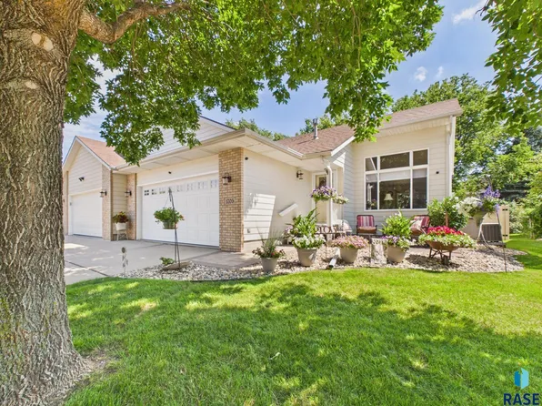 1705 E 63rd St, Sioux Falls, SD 57108