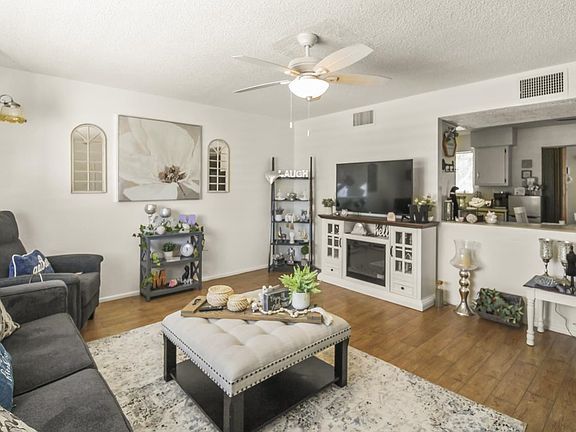 5th image of 2944 W 20th Pl
