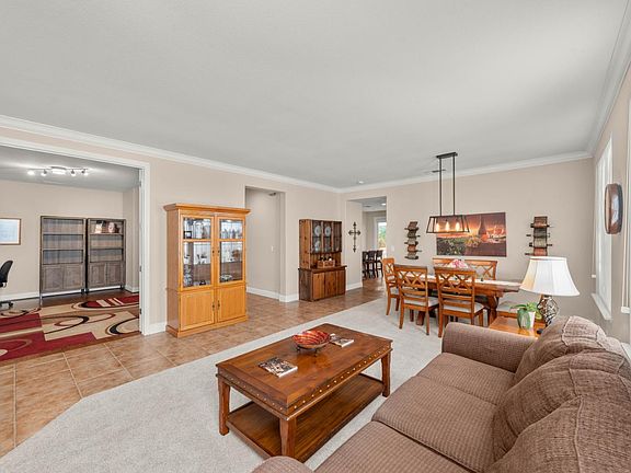 5th image of 2163 Mount Errigal Ln