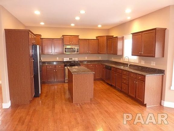 2nd image of 836 Stonelake Dr