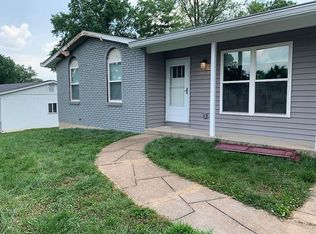 1898 San Luis Rey Pkwy, Fenton, MO 63026