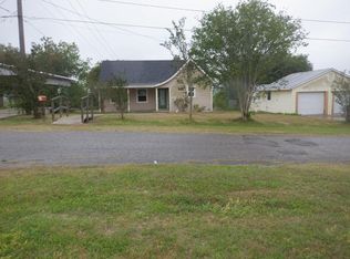 410 E Roca St, Refugio, TX 78377