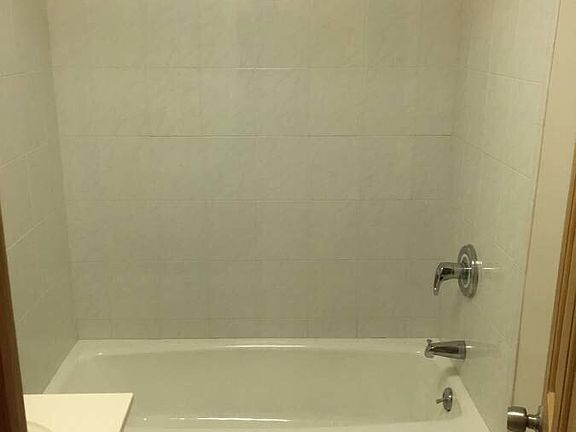 5th image of 2717 Throop Ave