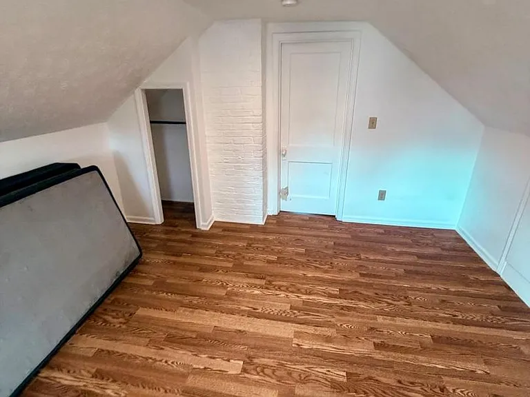 14221 Glenside Rd — Photo 33