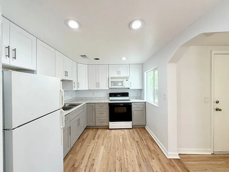 7360 Orchard Ct — Photo 3