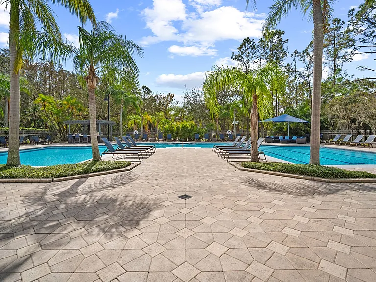 The Grand Reserve at Tampa Palms Apartments — Photo 27