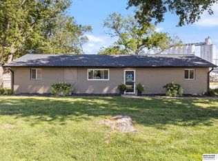24 Oak St, Greenwood, NE 68366