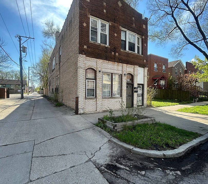2nd image of 1215 S Spaulding Ave