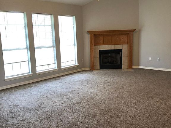 2nd image of 1314 E Rachel Ln