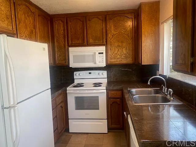 390 E Madison Ave #EL — Photo 5