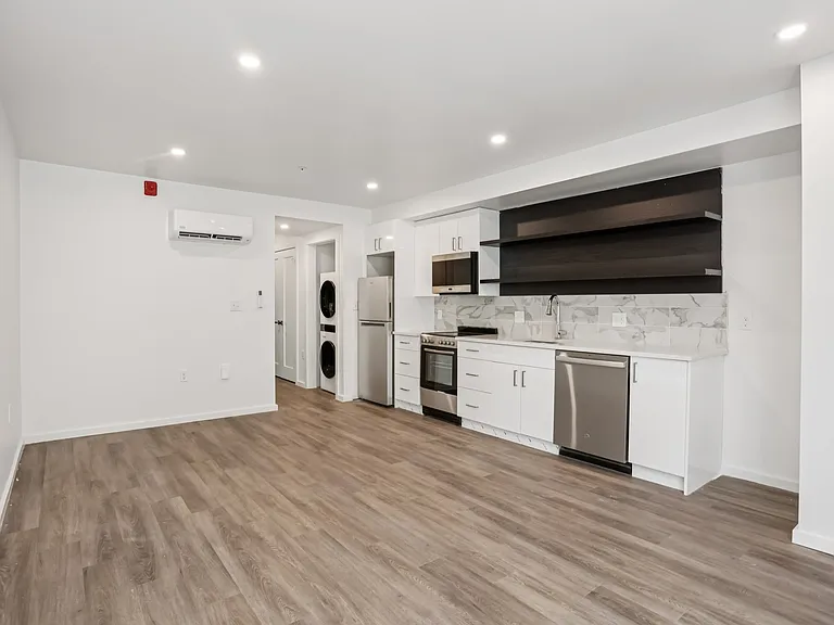 Annex 1201 — Photo 11