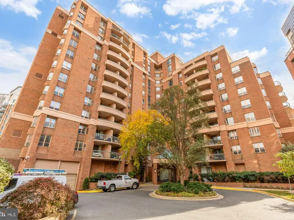 4808 Moorland Ln APT 614, Bethesda, MD 20814