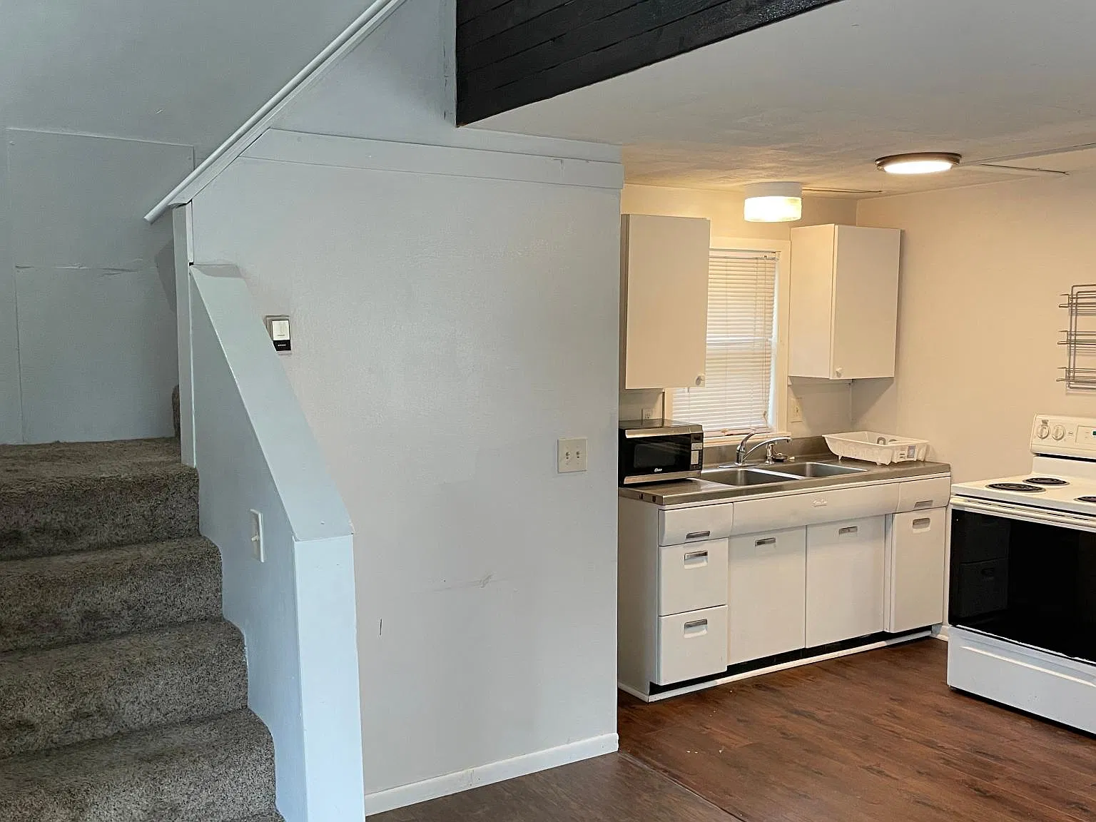 1 bed, 825 sqft, $1,195 — Photo 2