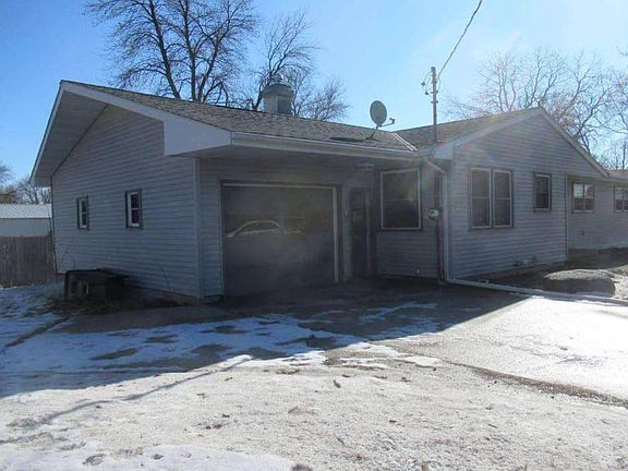 3rd image of 501 6th St E