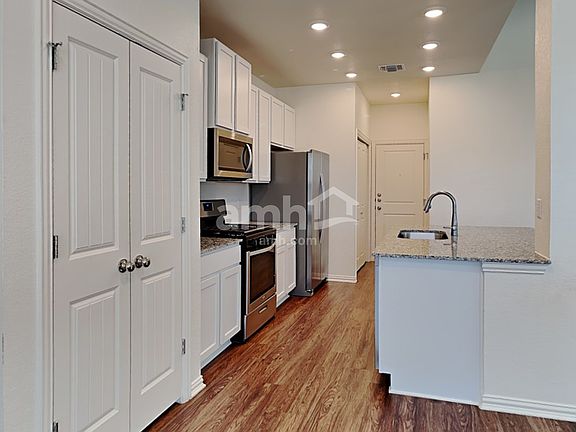 3rd image of 296 Aspen Waters