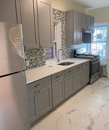 2nd image of 2224 Chatterton Ave #2