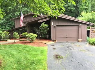 127 Park Ln, Rochester, NY 14625