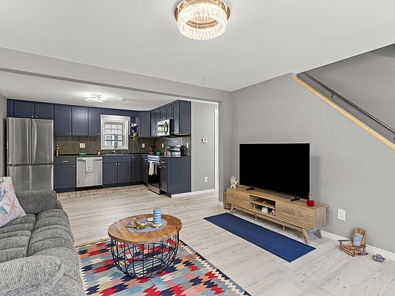5th image of 109 Purchase Street