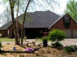 707 Fairway Cir, Springdale, AR 72764