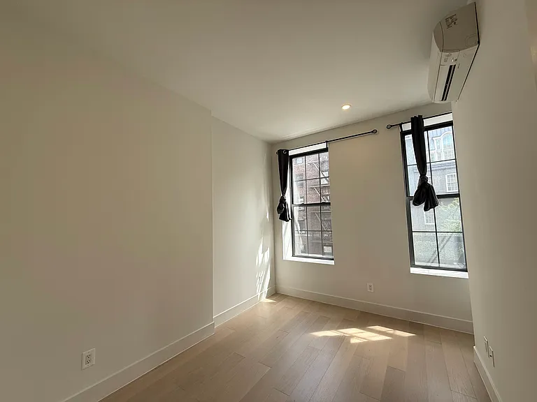 355 E 50th St #5F — Photo 4