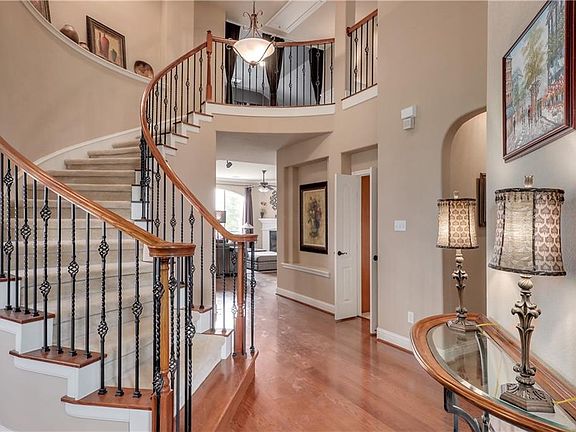 3rd image of 2455 Arbor Dr