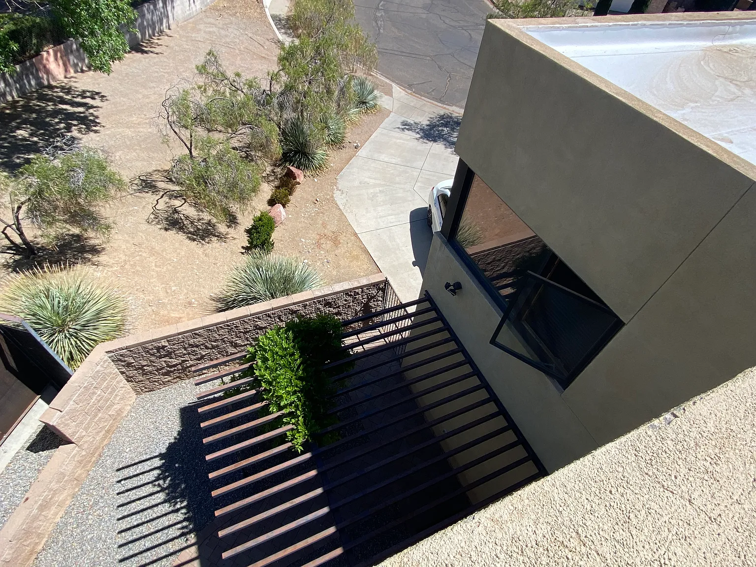 3 bed, 2100 sqft, $2,600 — Photo 4