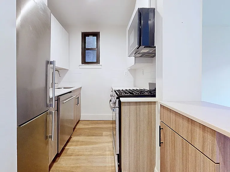 225 E 26th St #3RN — Photo 3