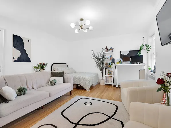 76-15 35th Ave #1-R, Jackson Heights, NY 11372