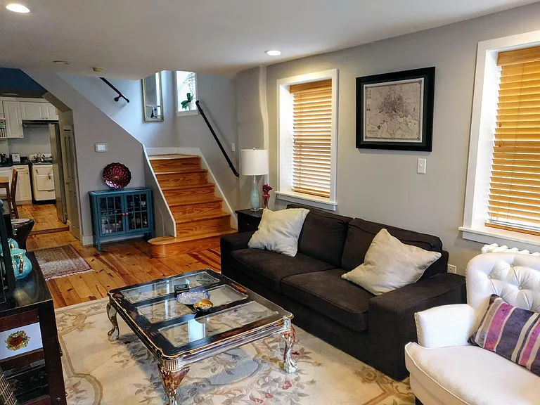 317 S Washington St — Photo 3