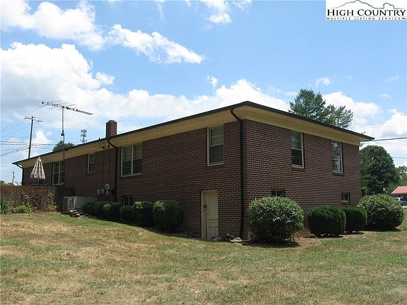 3rd image of 3162 morganton Boulevard