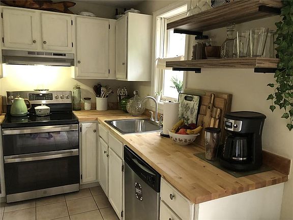 5th image of 143 Fairway Dr #3