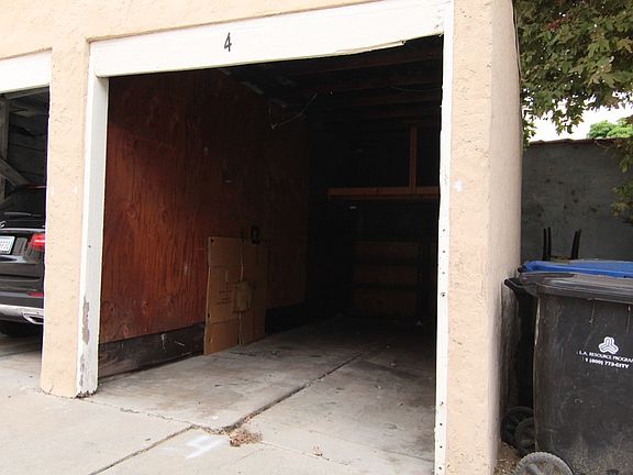 3rd image of 356 1/2 N Stanley Ave