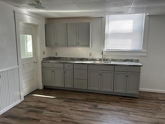 4th image of 579 Pine St