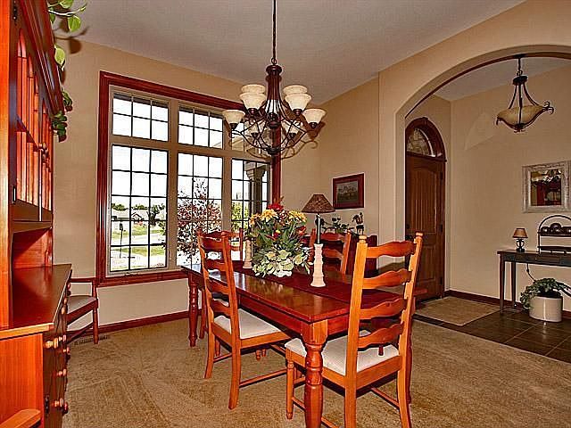 2nd image of 603 E Crescent Lakes Dr