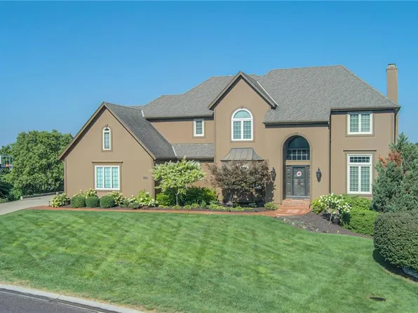 12708 Woodson St, Overland Park, KS 66209