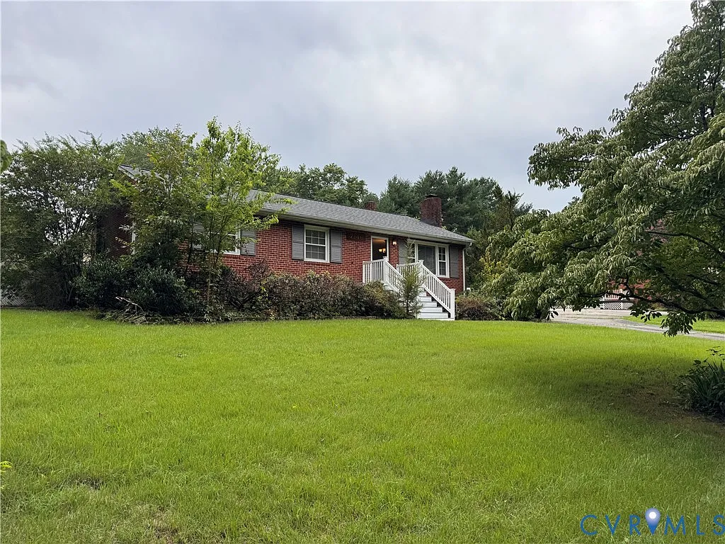 3 bed, 1.5 bath, 1760 sqft, $2,550 — Photo 2