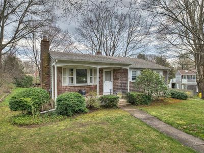 62 Pond St, South Kingstown, RI, 02879