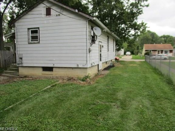 3rd image of 340 Bon Air Ave