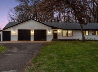 5920 Highlands Trl N, Lake Elmo, MN 55042