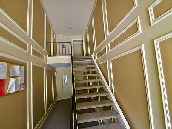 4th image of 16W625 Mockingbird Ln APT 206