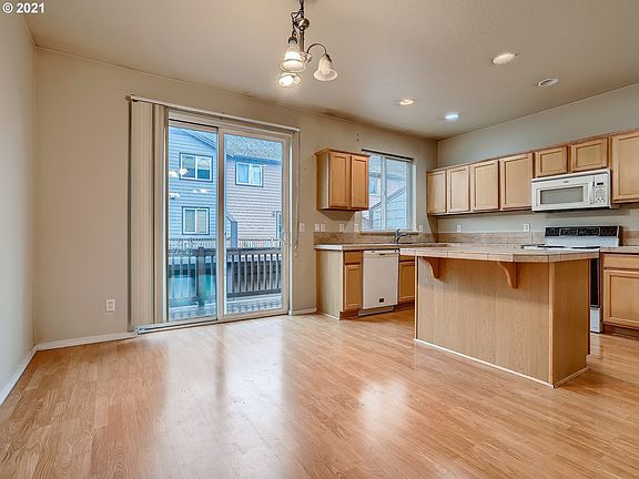 5th image of 3444 SE Wedgewood Ave